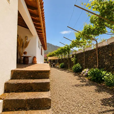 アパート La Tanquera Y Rosas ロス・レアレホス